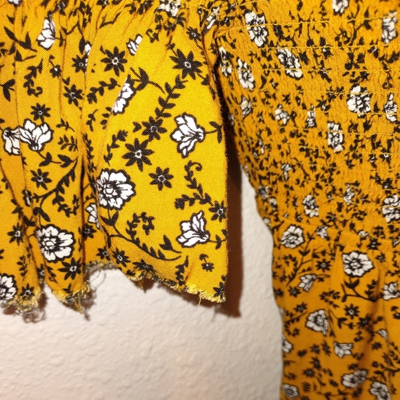 Magnolia Skye Ruched Off Shoulder Peasant Dress. Floral. Orange - Picture 4 of 10